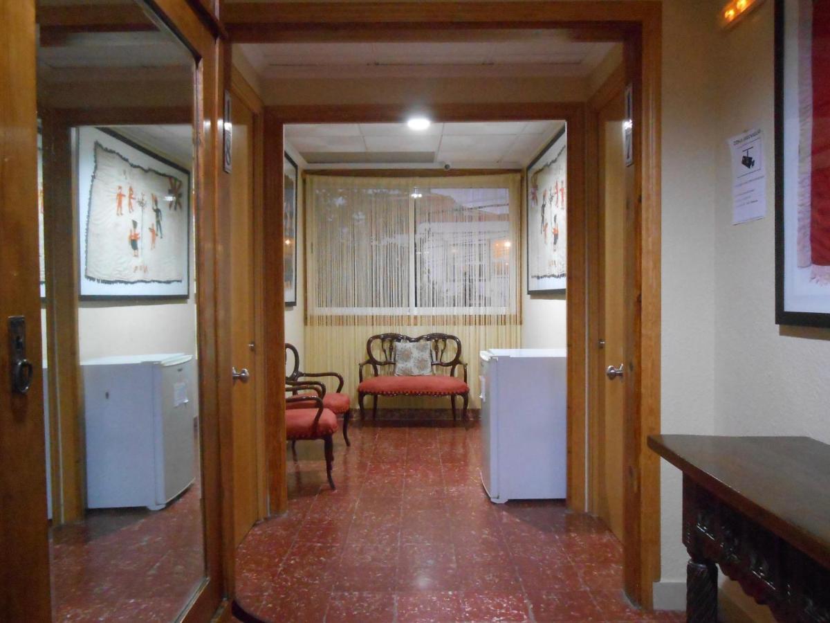 Hostal El Callejón Tarragona Exterior foto